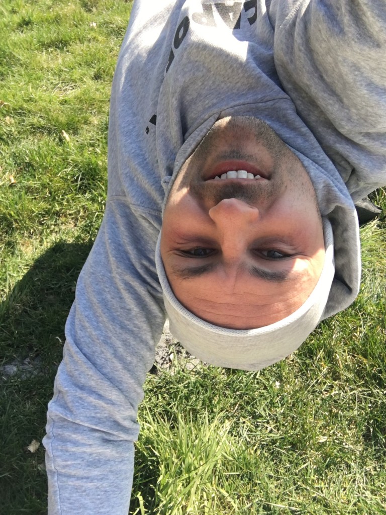 Bom dia, nesse domingo ensolarado! Und noch eine kleine Challenge für alle! Selfies! Aaaaaber: aufg